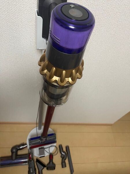 【美品)Dyson コードレスクリーナー V11 sv14スタンド付けエコーモード73分