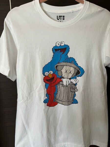 UNIQLO UT KAWS コラボTシャツ エルモ クッキーモンスター Mサイズ