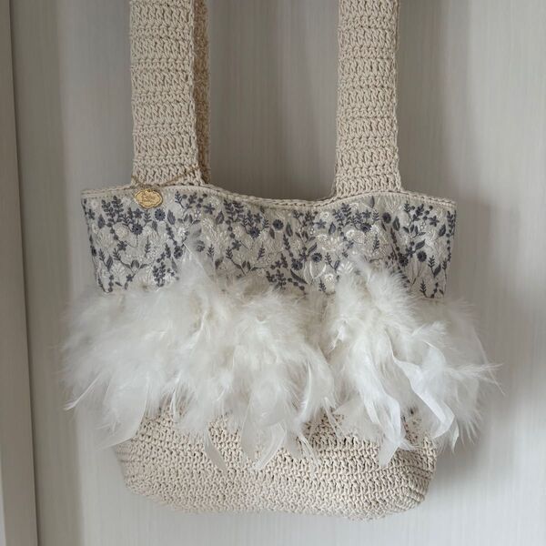 限定値下げ saha by elliee サハバイエリー かぎ針編みフェザーバッグ 羽根 刺繍 インド刺繍 トート ハンドバッグ