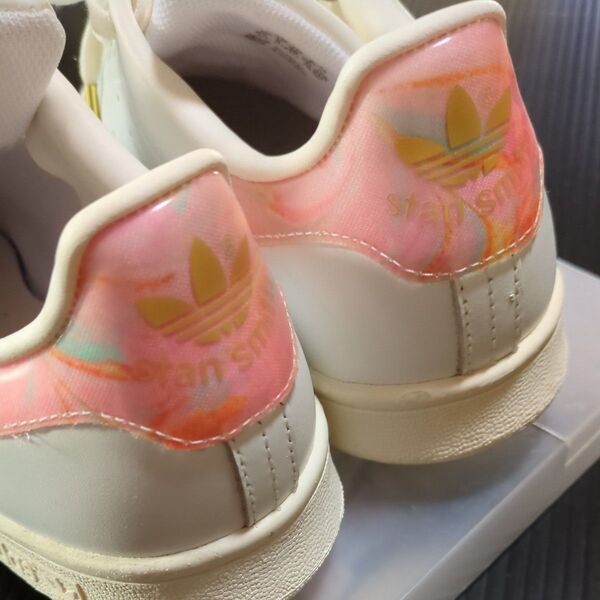 adidas Stan Smith ピンクゴールドロゴ スタンスミス
