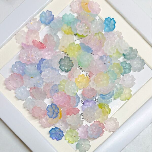 アクリルビーズ 金ラメ入りフロストグラデーションカラー 5枚花 桜1セット40g 430円
