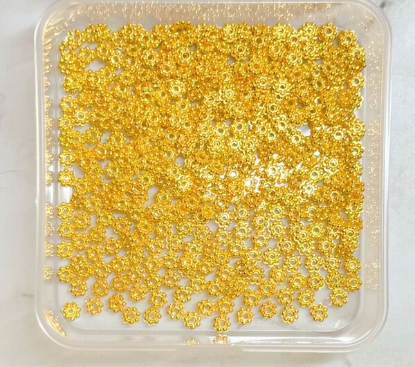 金属パーツ スペーサー 花座 ゴールド 4mm 1セット20g 230円