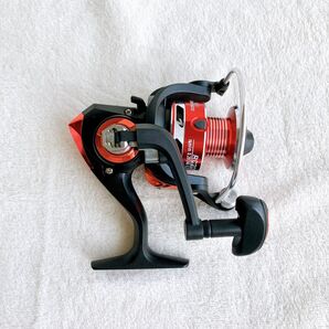 フィッシングリール RC2000 スピニングリール 釣りリール ギア比5.2:1 左右交換 遠投リール 海釣り 淡水釣り 初心者