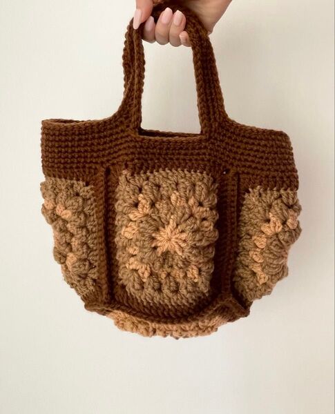 【ハンドメイド】 グラニースクエア風 編みバッグ トートバッグ ハンドバック バッグ トートバッグ