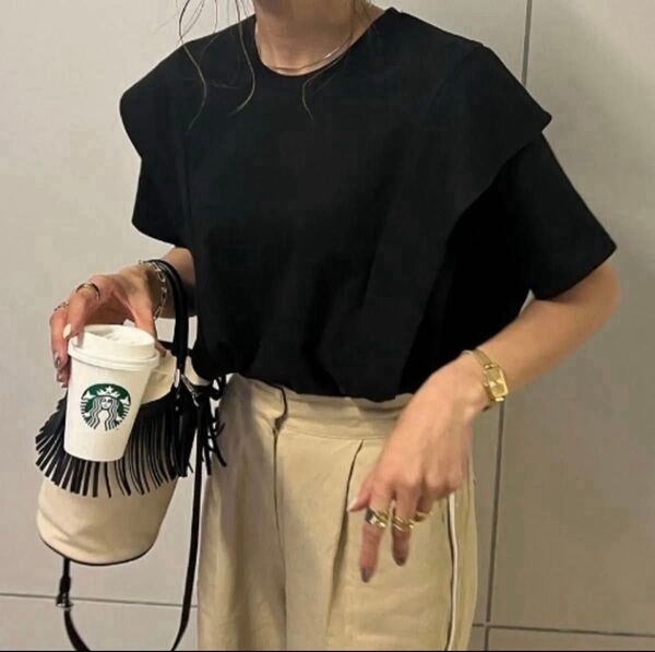 ISOOK ラッフルショルダーTシャツ