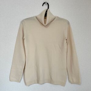 《匿名配送》【ブティック エコー】【Mサイズ】ハイネック 毛100% イタリア糸
