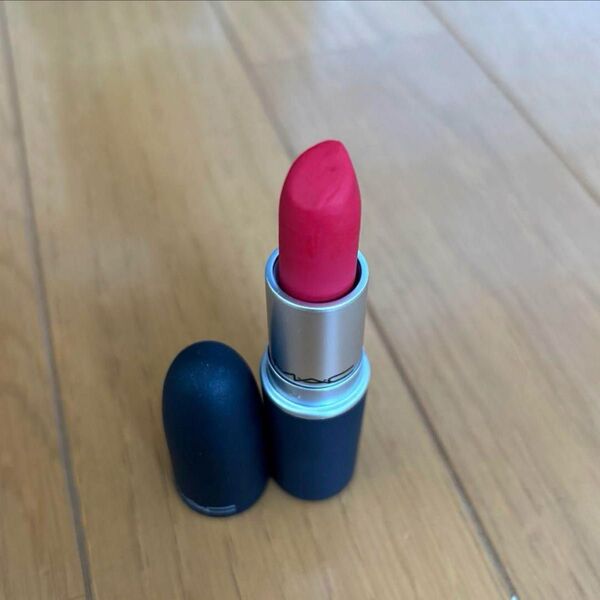 MAC パウダーキス リップスティック ショッキングレベレーション