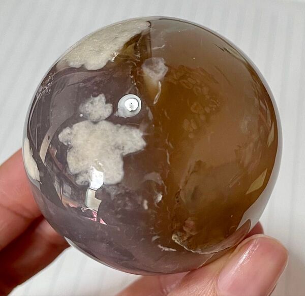 桜アゲート フラワーメノウ 瑪瑙 スフィア 丸玉 天然石 置物インテリア 風水晶 小物ファッション ゴールド 水晶 原石