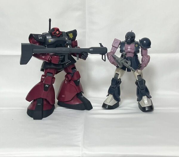 MGシャア専用リックドム 黒い三連星旧ザク 完成品