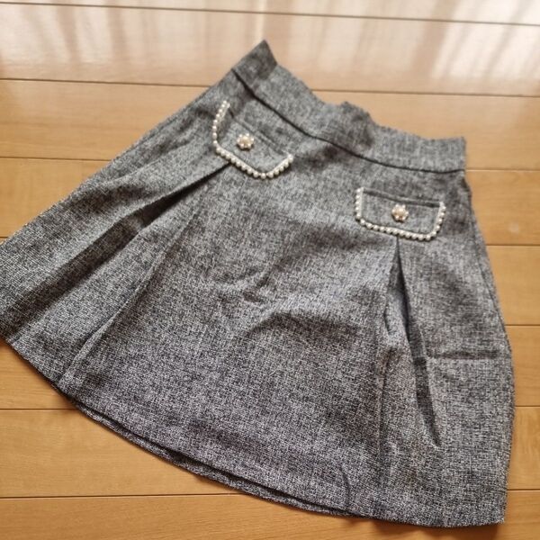 ツイードミニスカート パール&ビジュー付き グレー