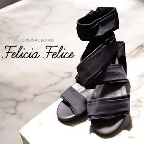 Felicia Felice フェリシアフェリーチェクロスストラップ ブラック ギャザーサンダル