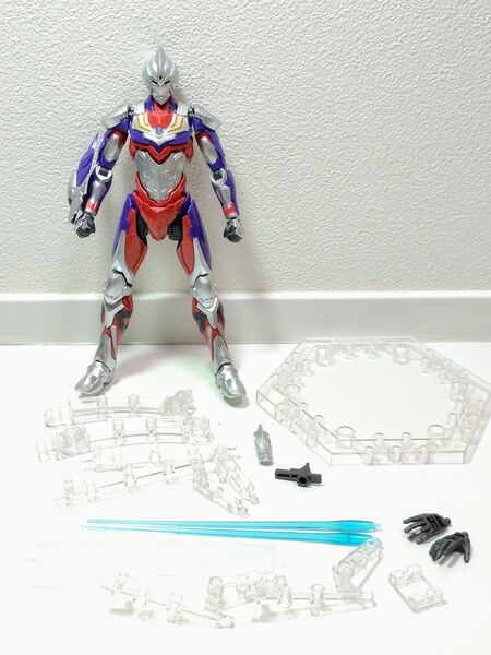 ★送料無料 完成品 バンダイ Figure-rise Standard ウルトラマンスーツティガ -ACTION- レア ガンプラ