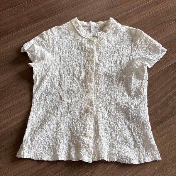 刺繍入り半袖シャツ オフホワイト重ね袖