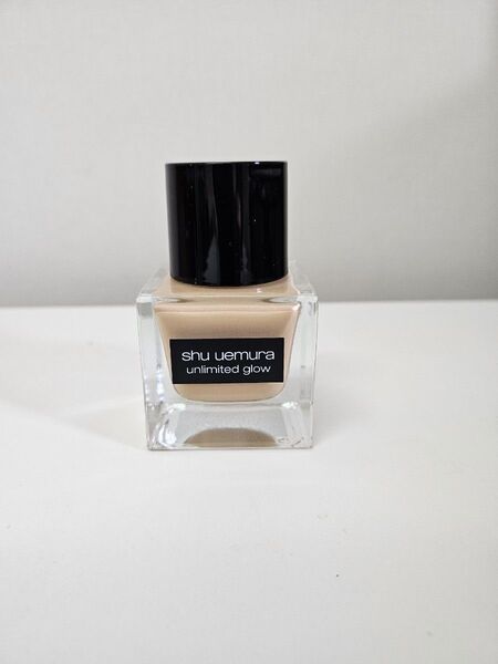 未使用!shu uemura アンリミテッド グローフルイド554