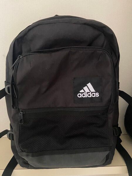 ブラック リュック adidas 黒 バックパック
