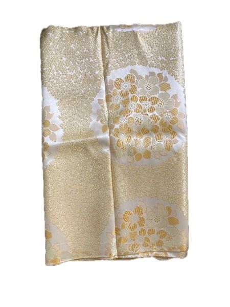 着物はぎれ 152cm×200cm ゴールド 花柄 布地 生地 はぎれ 手芸 裁縫 シルク 絹 ハンドメイド生地 タペストリー