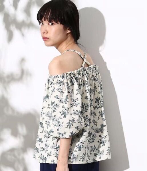【2WAY】ロペピクニック ストラップ付きオフショルダー花柄ブラウス 38 Mサイズ