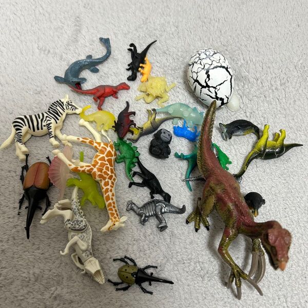 恐竜と動物フィギュアセット