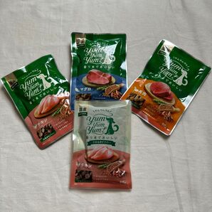 yum yum yum! ドライタイプ(チキン、マグロ、馬肉) /やわらかドライタイプ(チキン)犬用総合栄養食 4種類 未開封