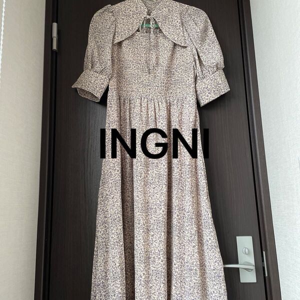 INGNI イング デコルテオープン 花柄ワンピース アイボリー