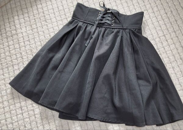 黒のフレアスカート リボン レースアップ