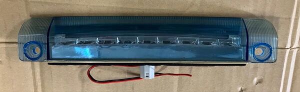 トヨタ車用LEDハイマウントストップランプアクアブルーレンズ(社外品) アクアのクールソーダメタリックにベストマッチ