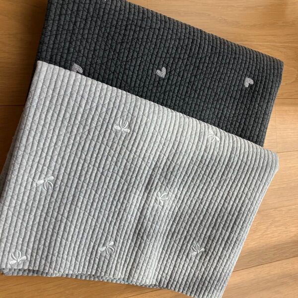 可愛いらしい刺繍入りヌビ生地 2枚セット