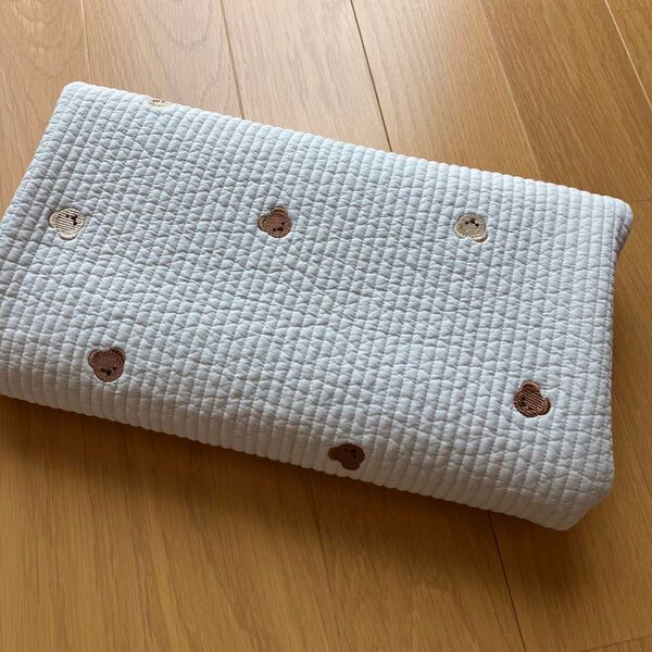 可愛いらしいくまの 刺繍入りヌビ生地 ベージュ キルティング