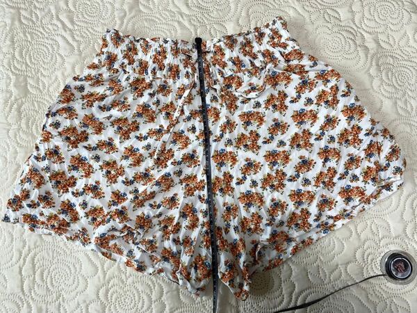 小花柄ショートパンツ 大きいサイズ