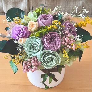 【本日限定価格】**..グリーン&ライラックローズ..*°..ブーケ風アレンジ お花の贈り物