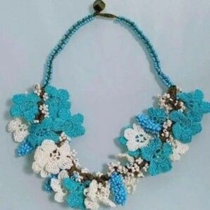 o5 トルコ オヤ刺繍 ネックレス フラワー刺繍 水色 ホワイト ビーズ ミミオヤ刺繍アクセサリー ミミオヤ刺繍ネックレス