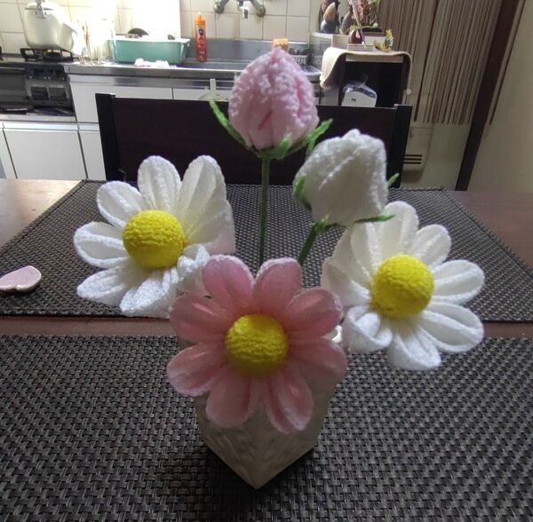 つまみ細工マーガレット花瓶挿し用