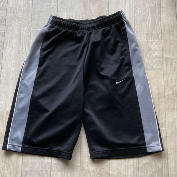 NIKE ハーフパンツ ブラック×グレー