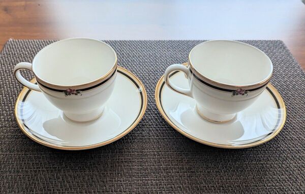 【未使用】WEDGWOOD ウェッジウッド カップ&ソ―サ― 2客セット 黒壺バックプリント