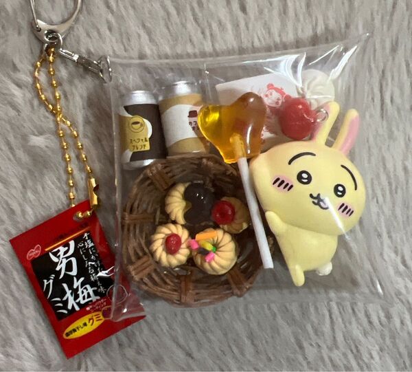 ガチャ詰めポーチ ちいかわ うさぎ ドーナツ
