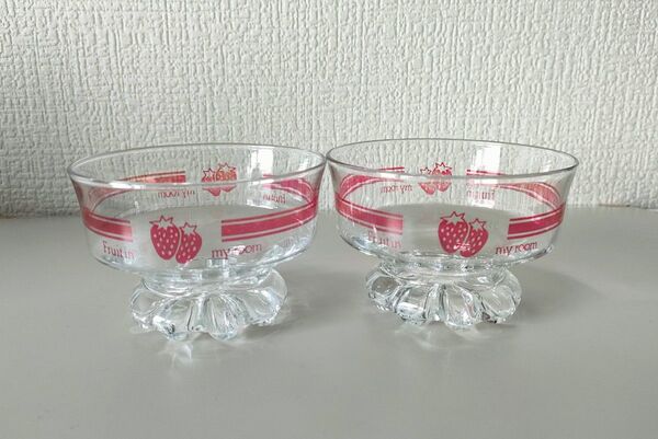 【東洋ガラス】デザートカップ いちご柄 2個セット 《昭和レトロ》