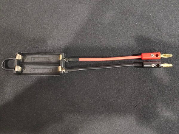 【新品未使用】電池ホルダー 単3電池用 ミニ四駆 充電器