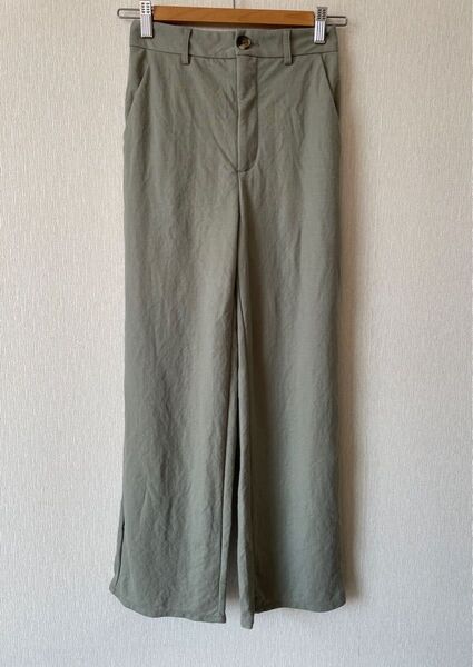 GU カットソーストレートパンツ