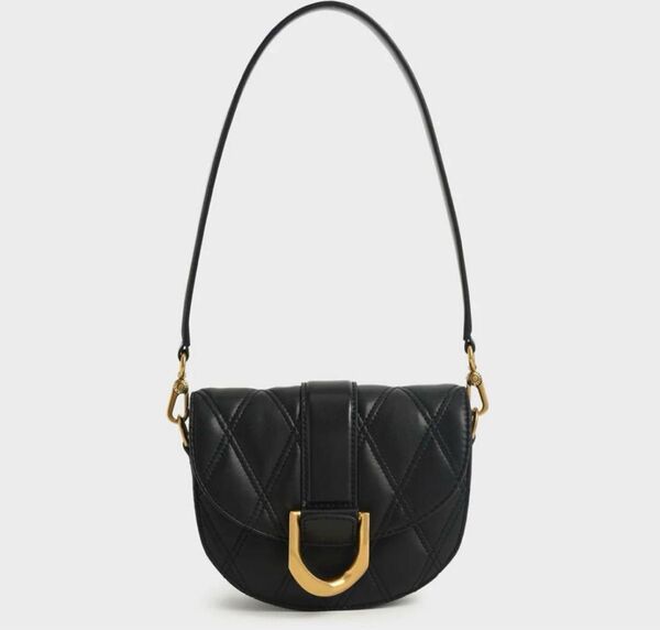 CHARLES&KEITH ミニガビーヌ キルテッドサドルバッグ (black) フラップ