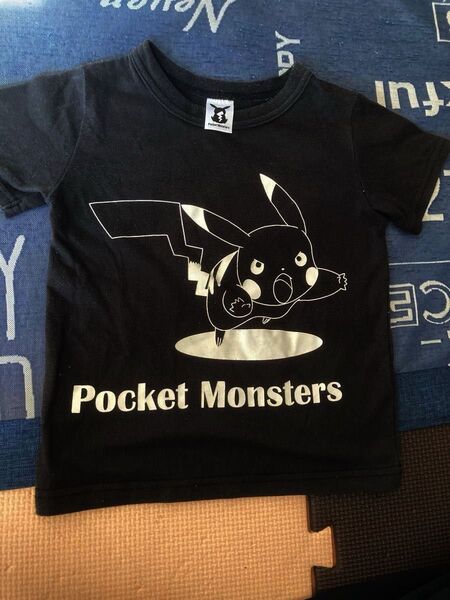 ピカチュウ ポケモンモンスター ブラックTシャツ