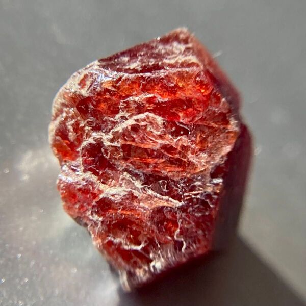 レッドジルコン 原石 9.75ct パキスタン産 天然石 ジルコン