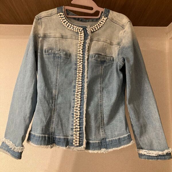 パール&ビジュー付きデニムジャケット カジュアルにも綺麗めにも!