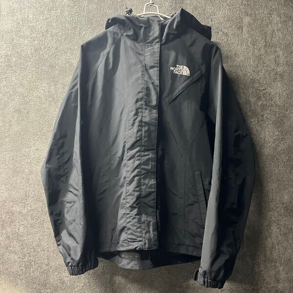 90/L THE NORTH FACE ノースフェイス マウンテンパーカー ナイロンジャケット アウトドア ブラック レディース