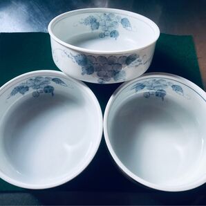 ⑦淡い葡萄柄の鉢(ストレートタイプ)3個セット