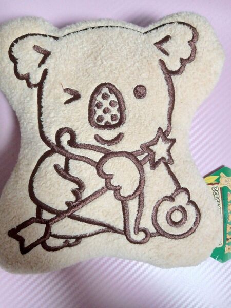 コアラのマーチ型ぬいぐるみ