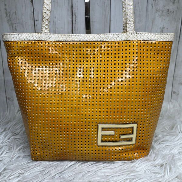 FENDI マンマバケット パンチング トートバッグ パイソン イエロー