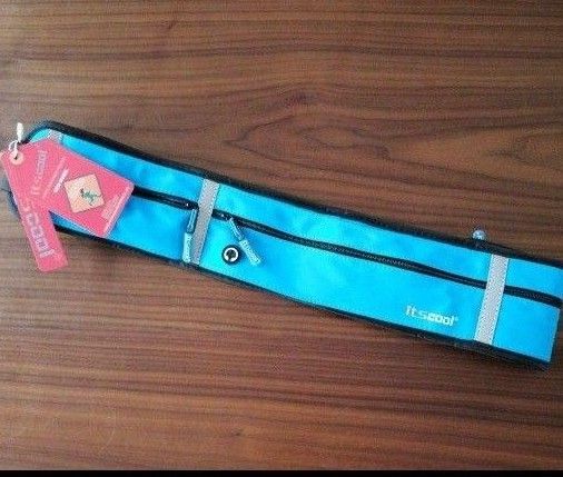 新品 タグ付 ランニング ポーチ【 防水/防汗】 軽量 大容量