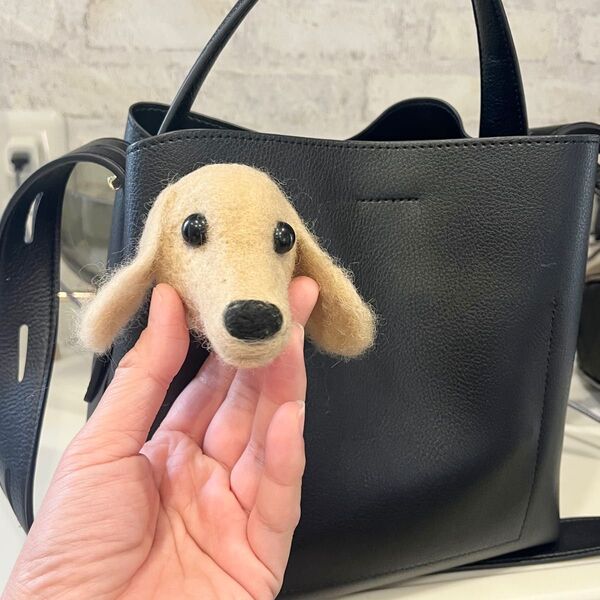 ハンドメイド 羊毛フェルト ダックスフンド ブローチ ※バッグはつきません