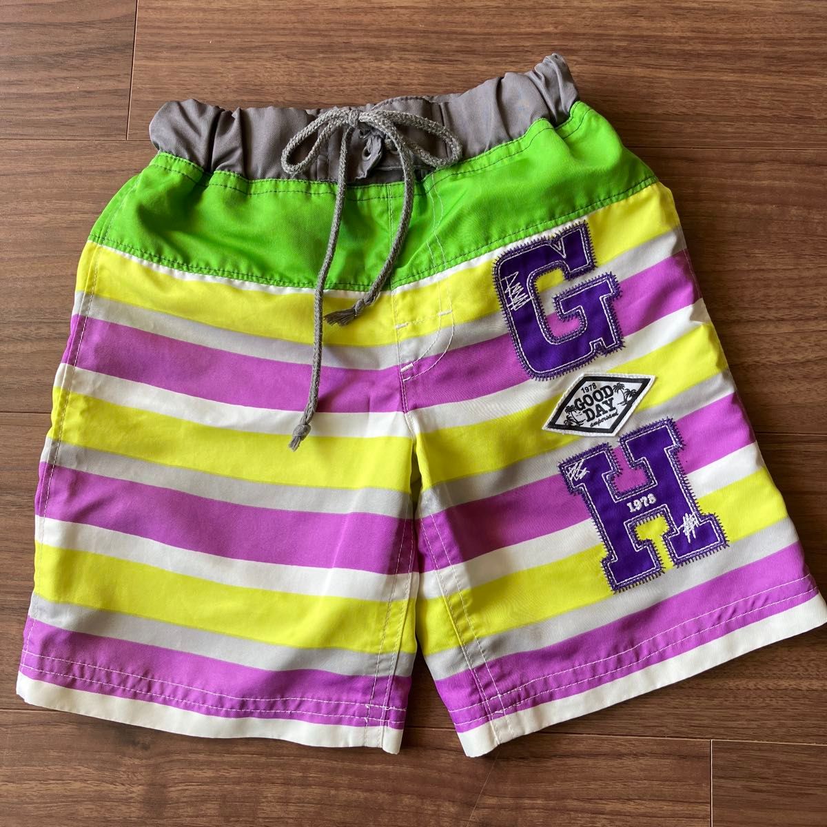 水着 ボーダー柄 マルチカラー