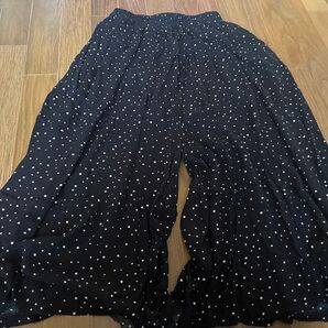 ドット柄 黒 ガウチョパンツ